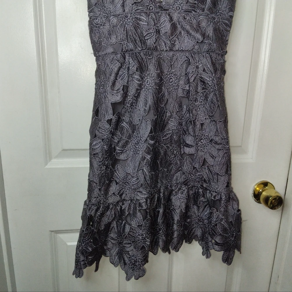 SAYLOR Alayna Lace Dress in Shark Size XS - Picture 7 of 16